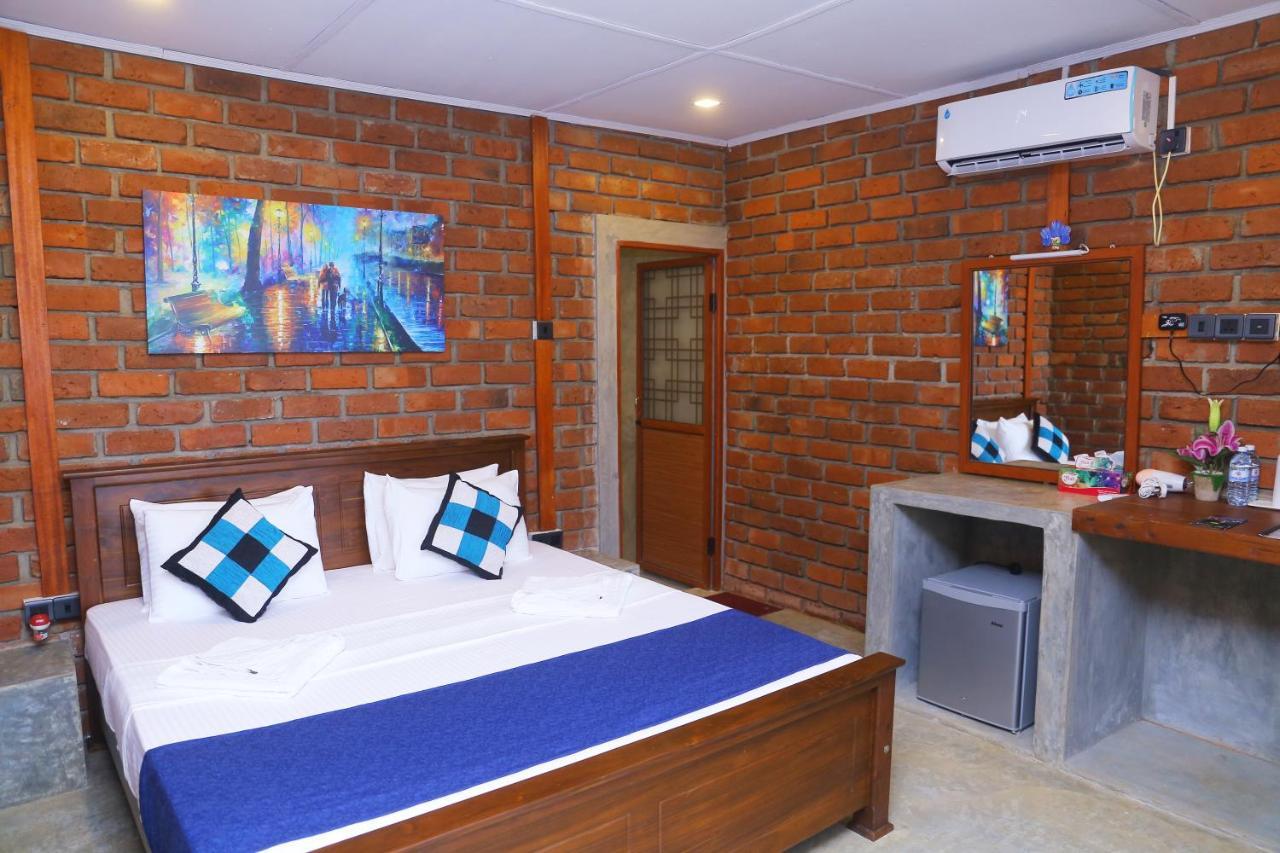 Click Hiriketiya Hotel Dickwella Exterior photo