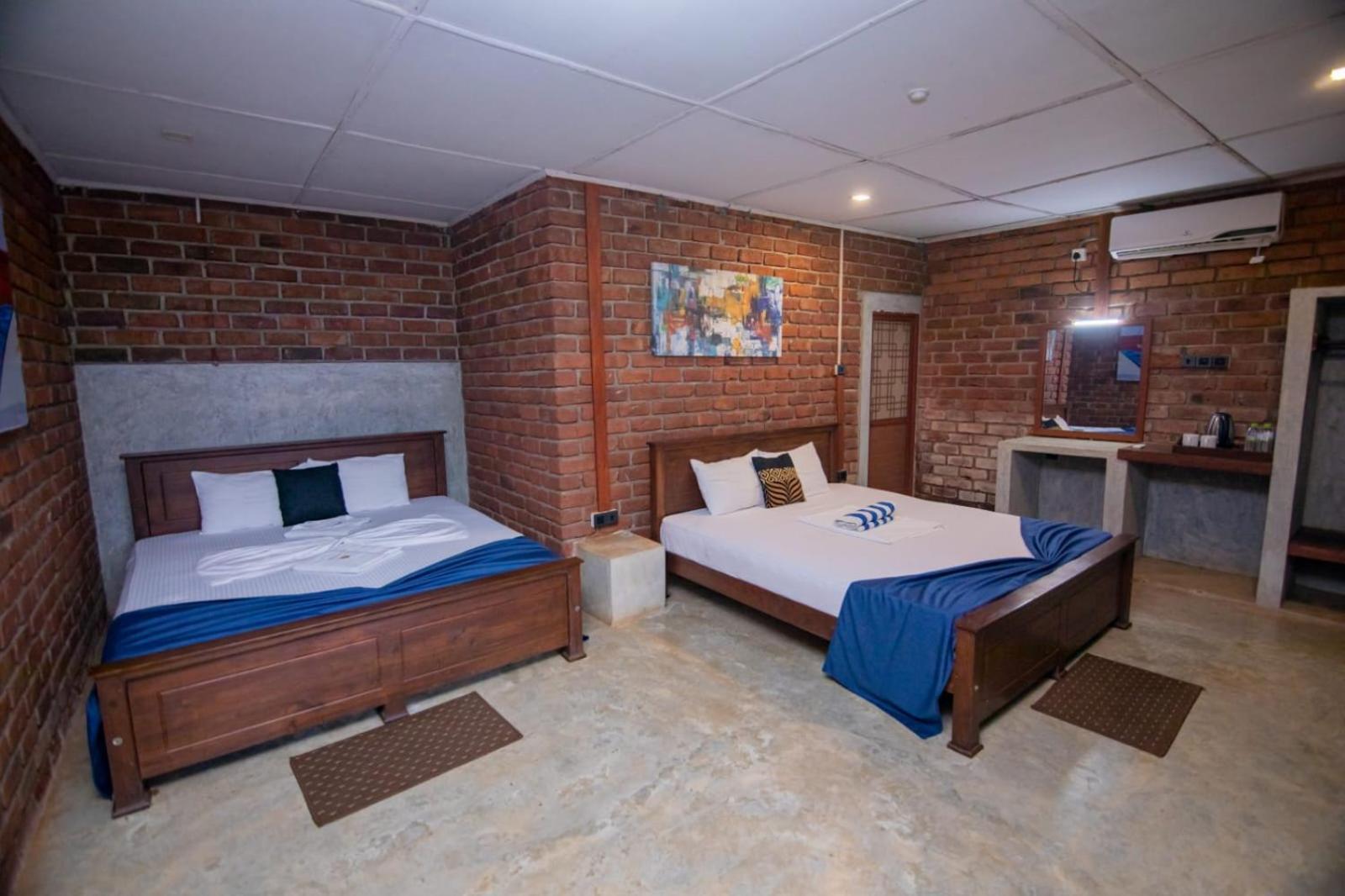 Click Hiriketiya Hotel Dickwella Exterior photo