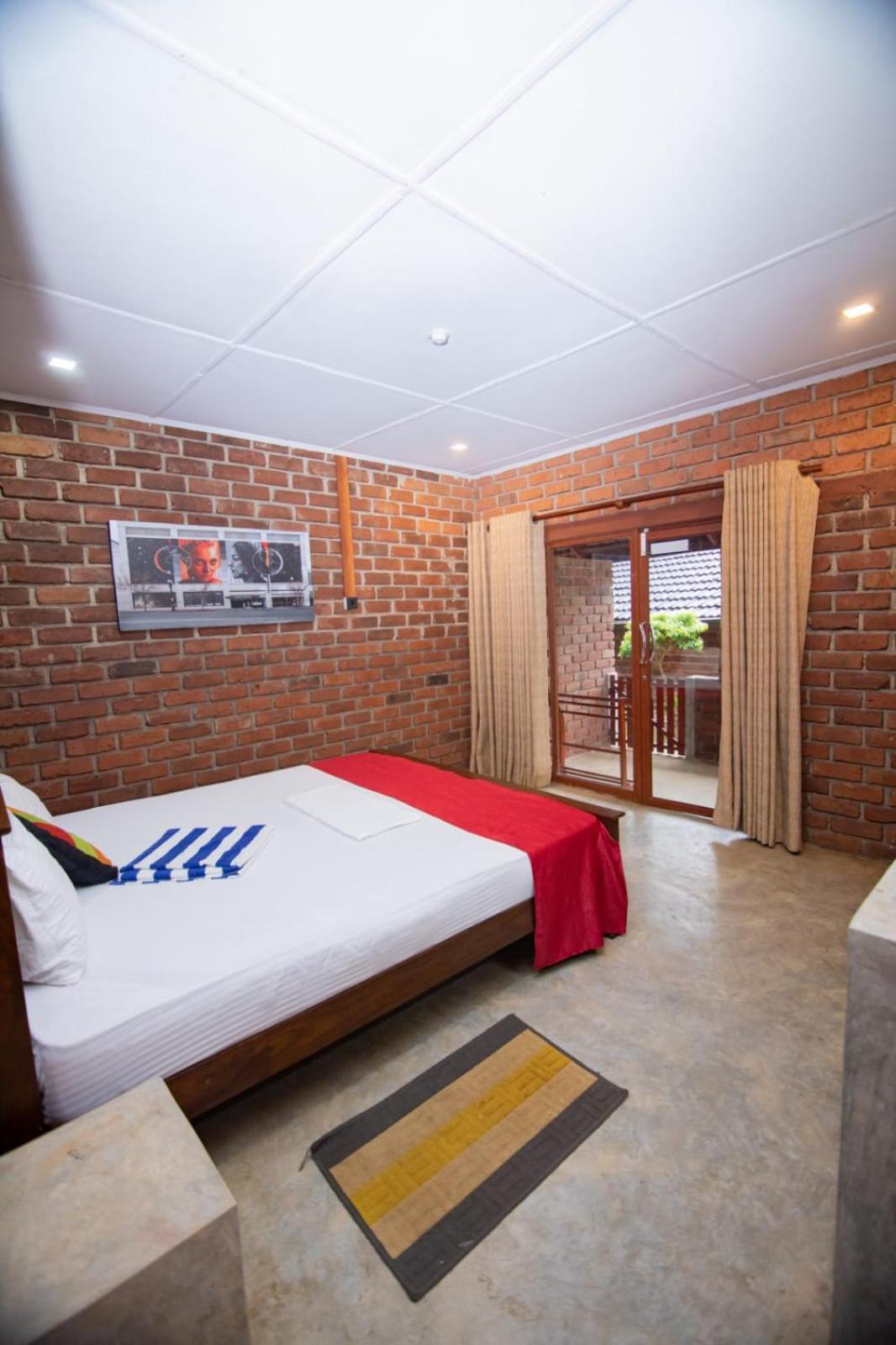 Click Hiriketiya Hotel Dickwella Exterior photo